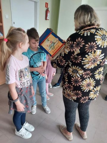 b_1024_768_0_00_images_2023_2024_KAWA_Pasowanie_czytelnik_431196031_866273338633949_9003294754125973772_n